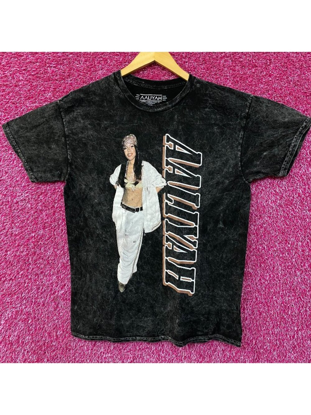Aaliyah R&B Vintage-Style Washed Black T-Shirt Medium